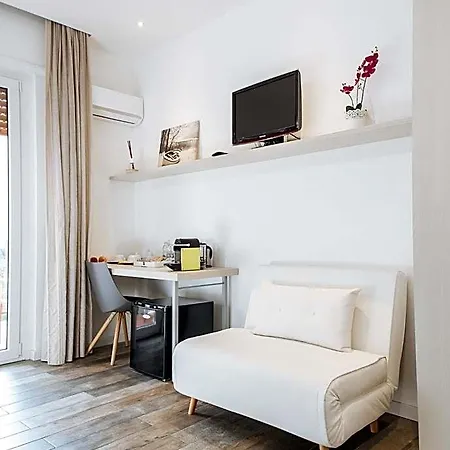 Politeama Luxury Bed & Breakfast 4*